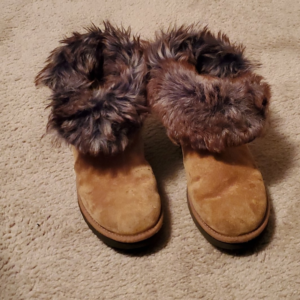 Ugg boots roll down